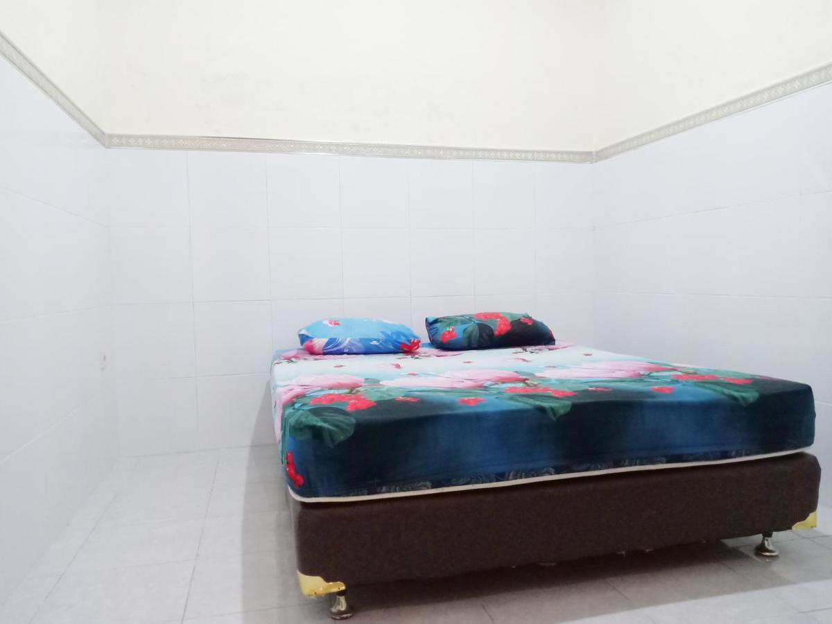 D'Kost Ketintang Hotel Surabaya Buitenkant foto